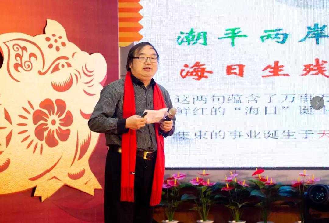 中國(guó)建筑金屬結(jié)構(gòu)協(xié)會(huì)專家委員會(huì)副主任、中國(guó)建筑設(shè)計(jì)集團(tuán)教授張躍峰 